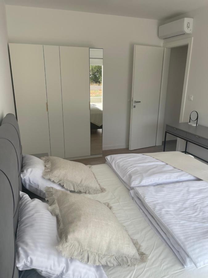 Soltysovka Apartments Rogoznica  Buitenkant foto